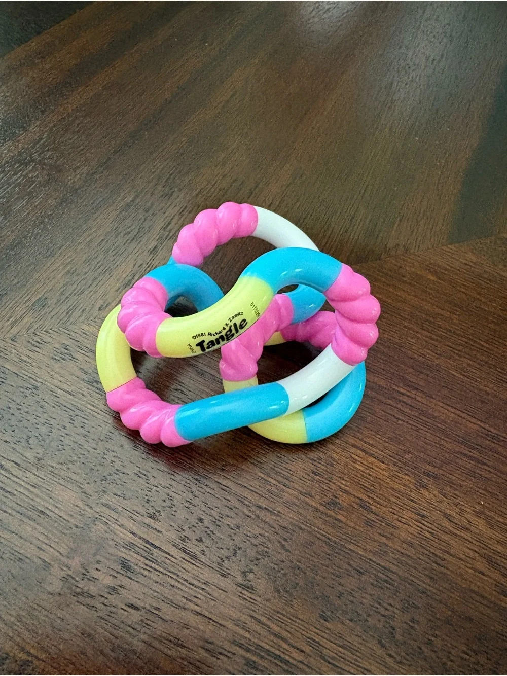 Classic Twist Fidget Toy - Pink, Blue, Yellow, White
